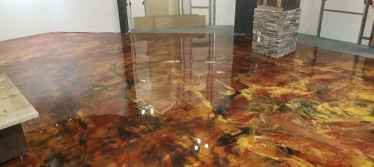 Showroom ve Sergi Alanlarına Şeffaf Epoksi Zemin Kaplama